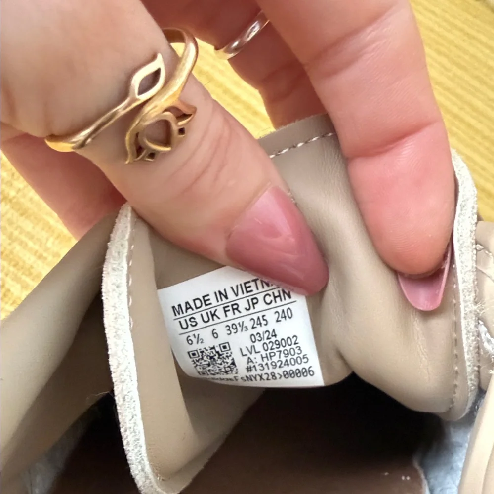 adidas // cream white striped samba shoes - Picture 4 of 6